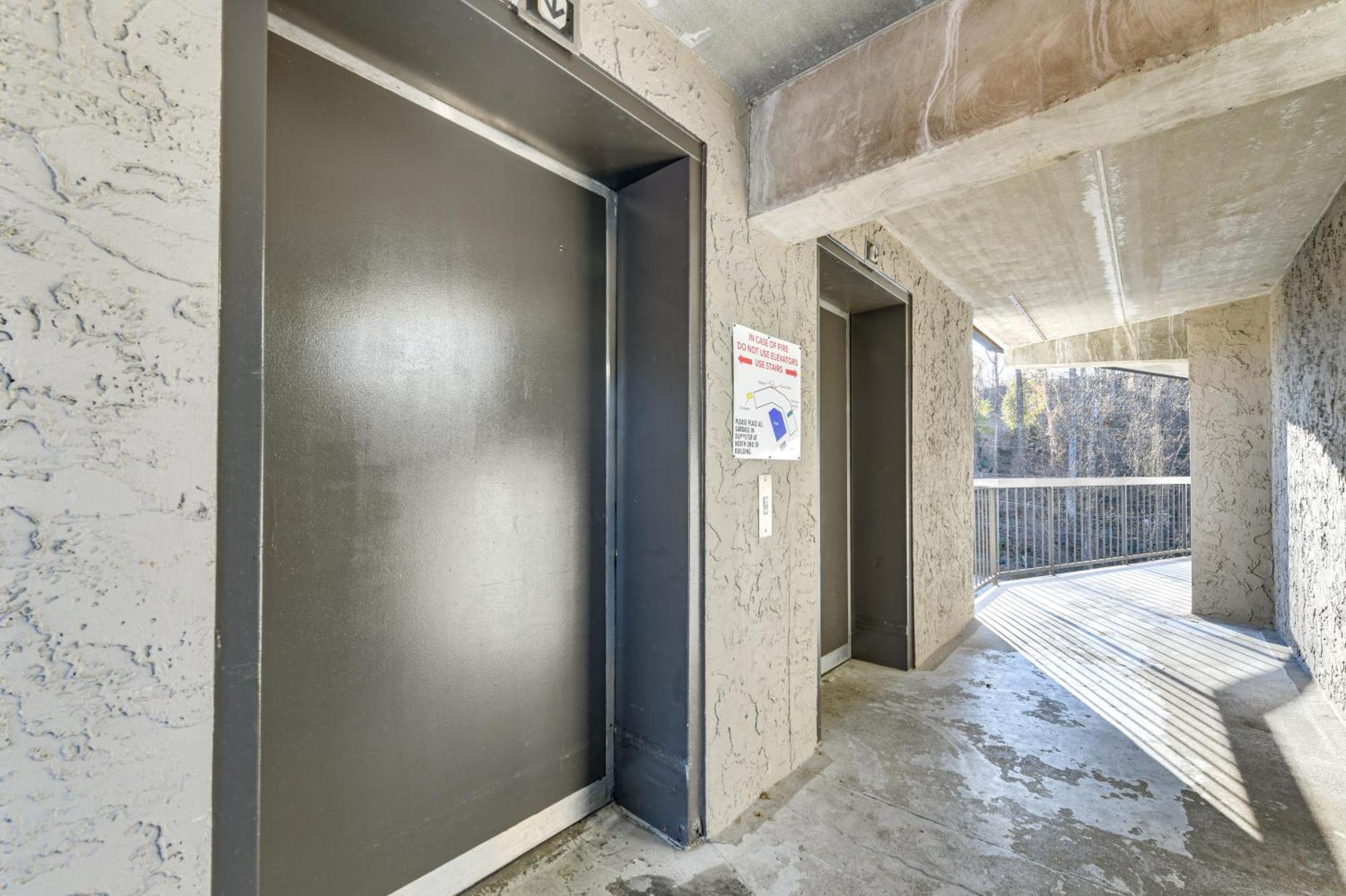 Downtown Gatlinburg Condo With Community Pool! Exterior photo